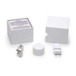 „Danalock Danabridge“ valdiklio komplektas – pakuotė su valdikliu, įkrovikliu, USB laidu ir dėžute, skirta išmaniajai spynai valdyti nuotoliniu būdu.